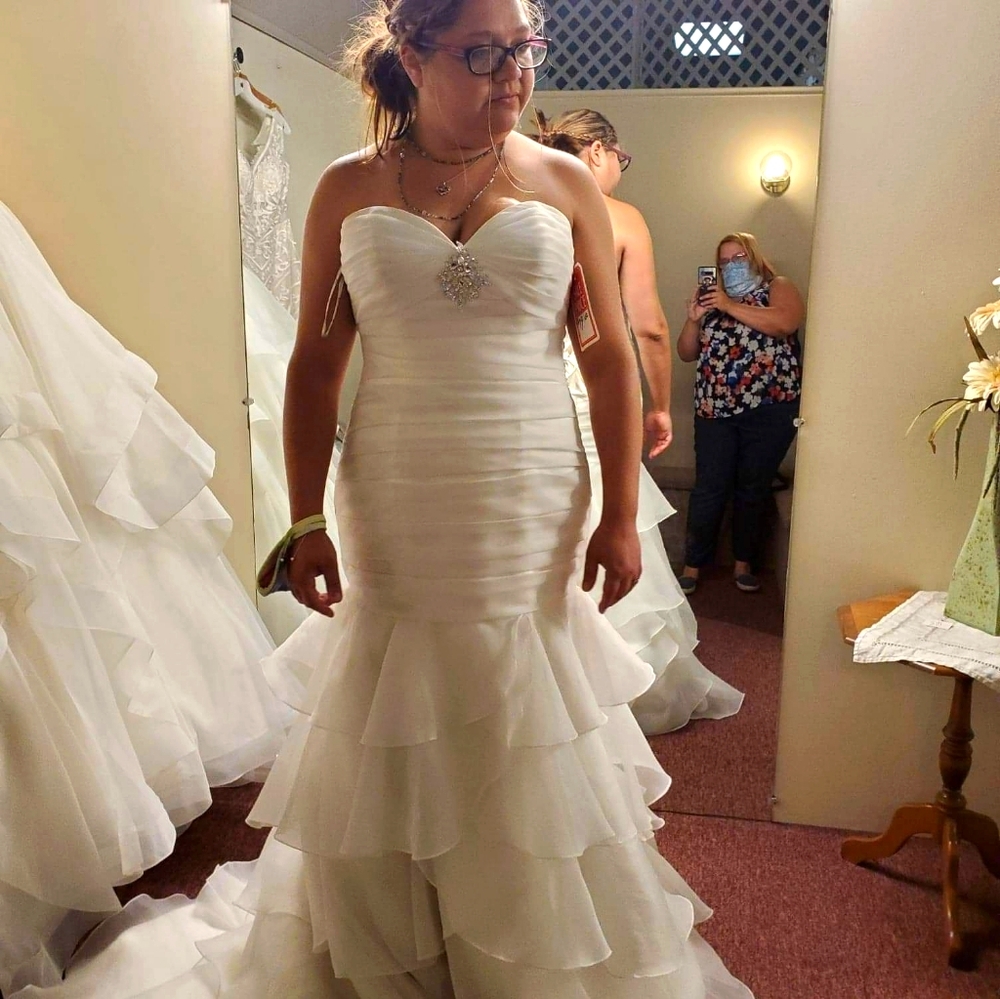 Fit and Flare Strapless Ruffled Wedding Dress